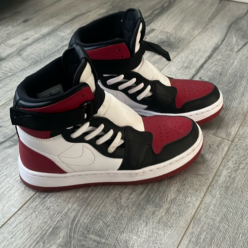 Air Jordan 1 Retro Nova XX Bred White